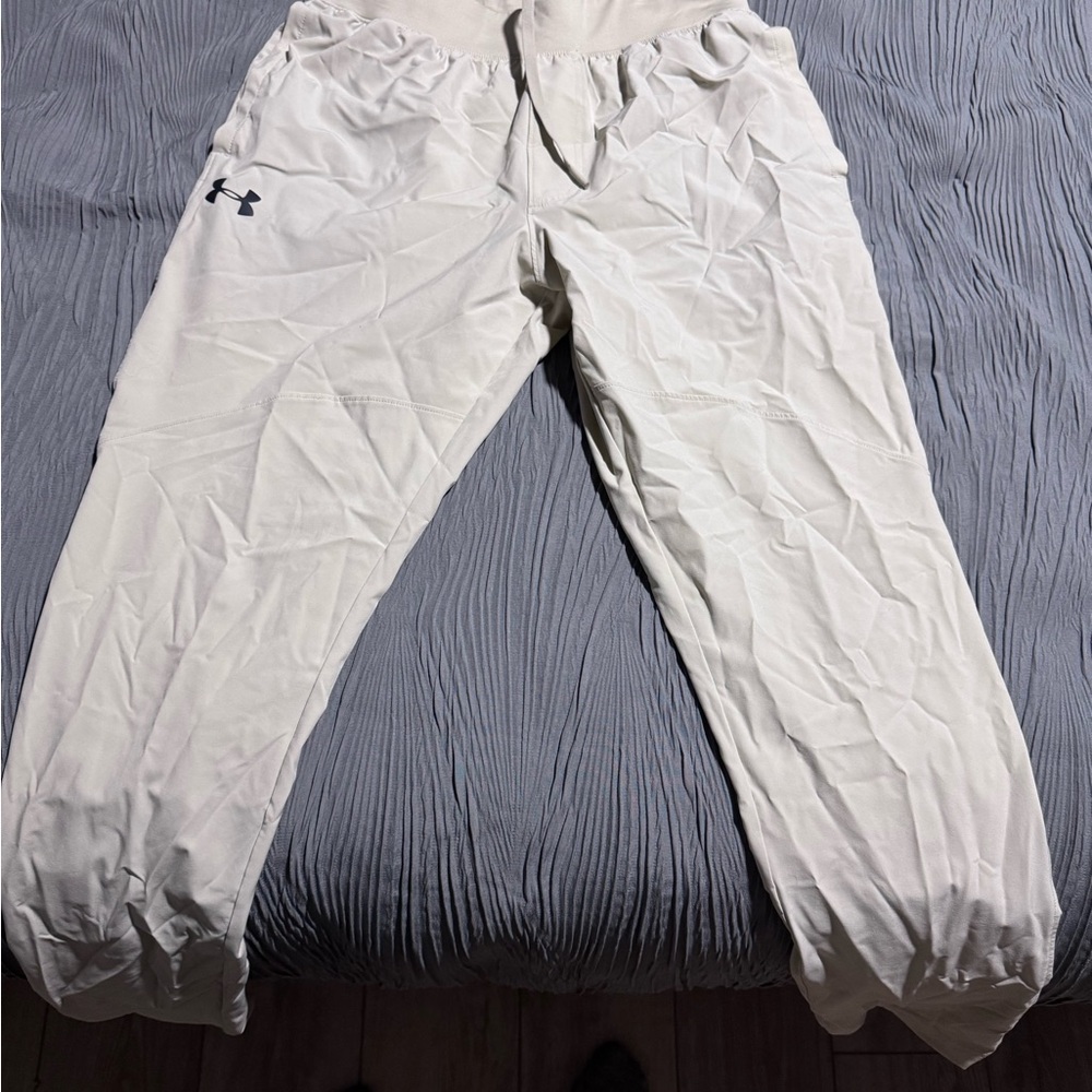 Under Armour Cream Fitted Pants
